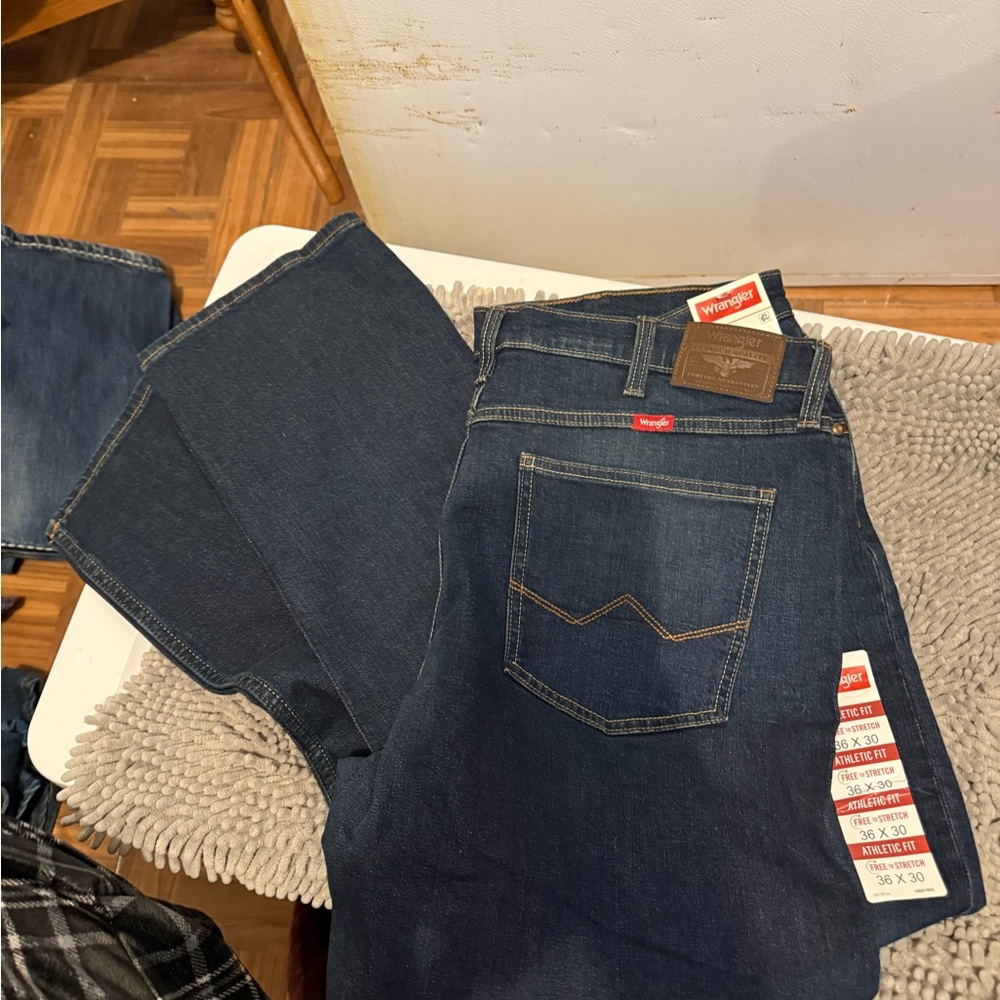 Wrangler Men's Dark Blue Relaxed Jeans